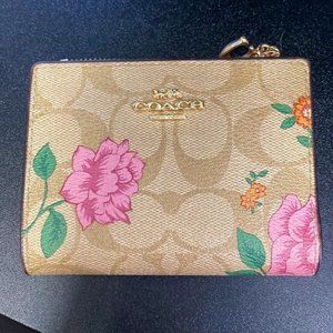 Coach snap card case wallet with rose print